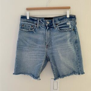 Abercrombie & Fitch light wash Denim Shorts size 31